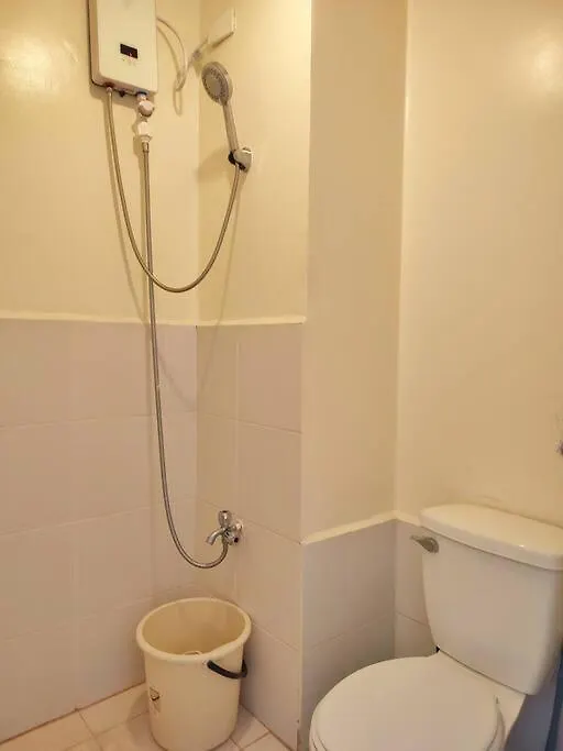 Apartment Urban Deca Edsa Budget Place W/ Unli Wi-Fi Netflix Manila