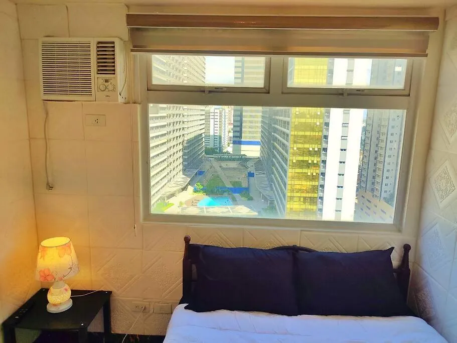 Urban Deca Edsa Budget Place W/ Unli Wi-Fi Netflix Manila Philippines